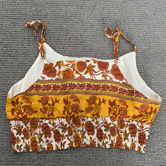 Shein Cropped Tank Top - Picture 3 of 3